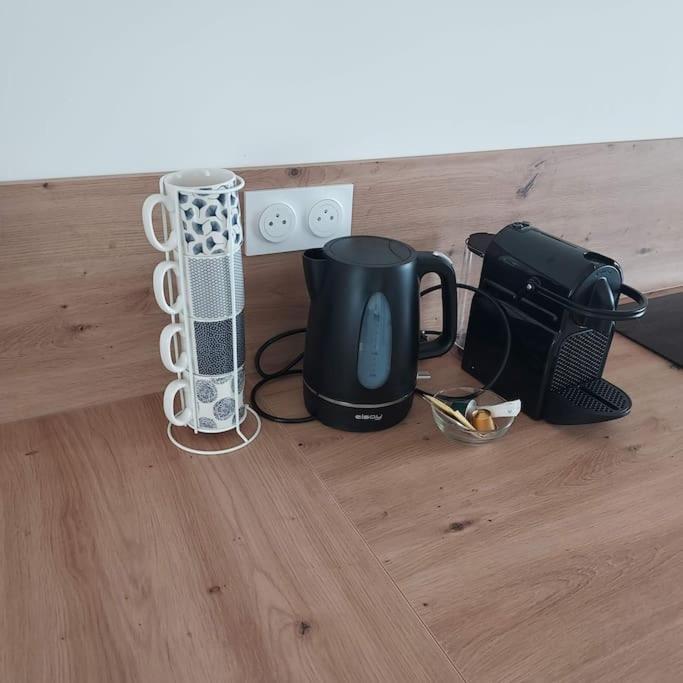 Bel Appartement F2 Hyper Centre Refait A Neuf Coutances Exterior foto